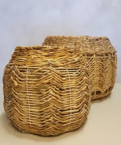Manden van gevlochten bananenblad. Set 2