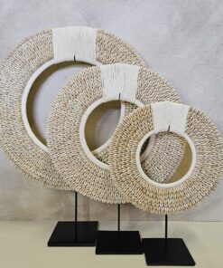 Schelpendecoratie op standaard 'Kauri'